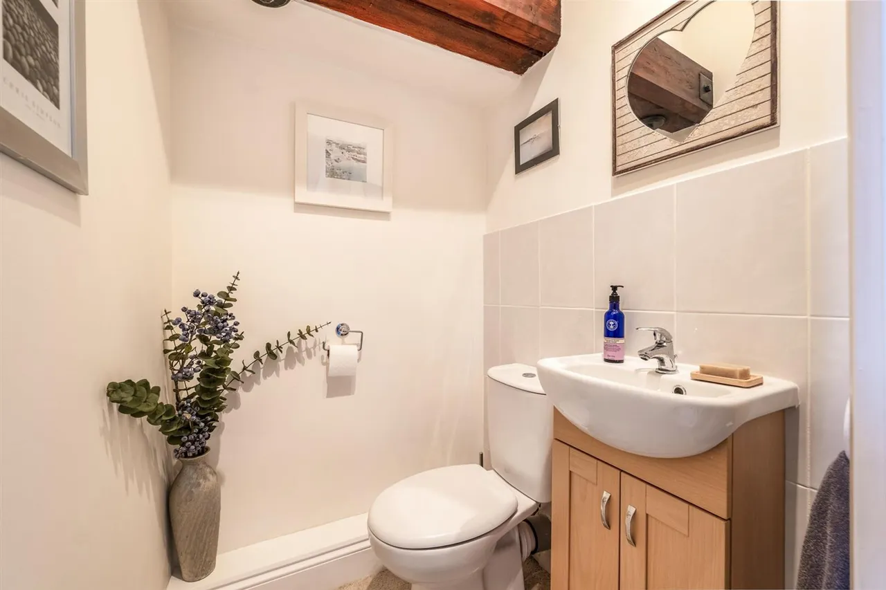 Church Road, Snitterfield, CV37, photo 12