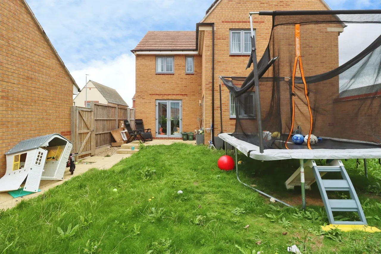 Duke Road, Corby, NN17, photo 12