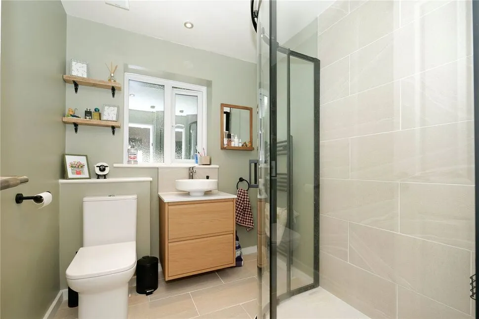 Bescaby Grove, Baildon, West Yorkshire, BD17, photo 8