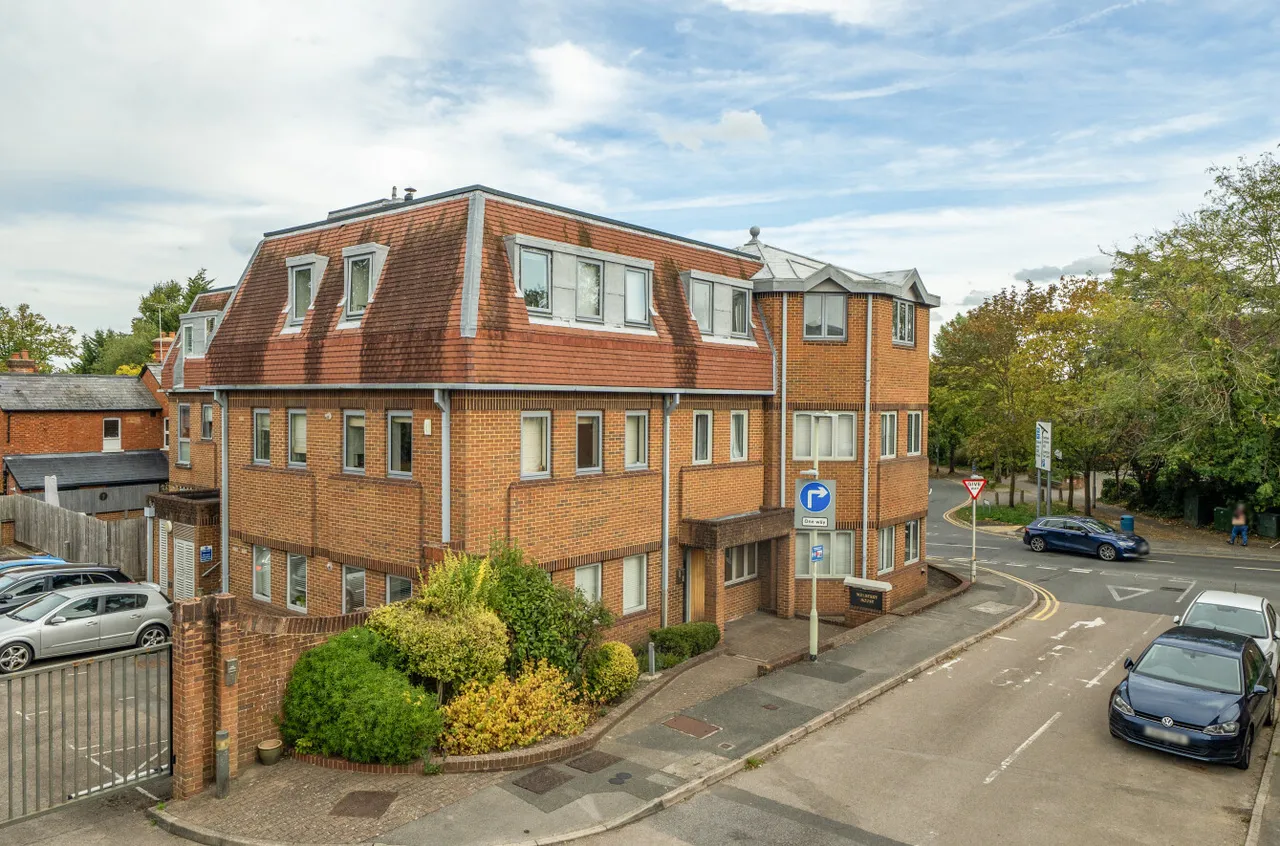 1 bed flat for sale, Osborne Road, Wokingham, RG40
