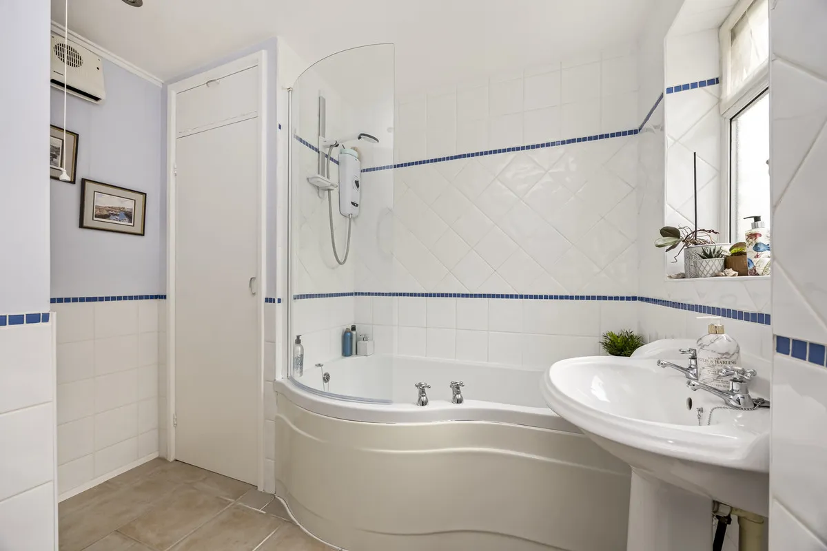 Bath Road, Worthing, BN11, photo 21
