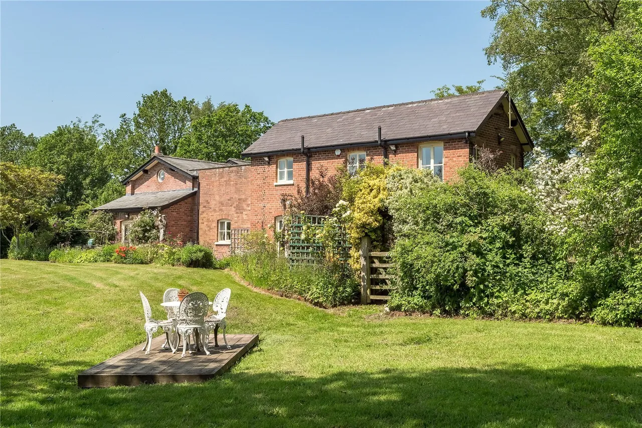 Trouthall Lane, Plumley, WA16, photo 15