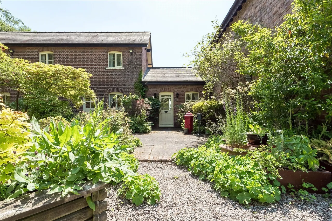 Trouthall Lane, Plumley, WA16, photo 18