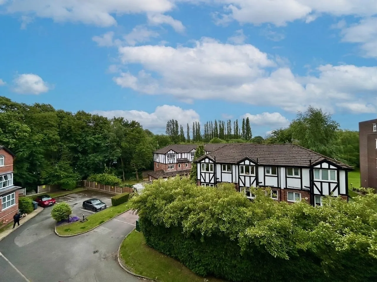 Highover House, The Beeches, photo 4