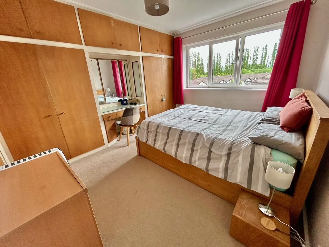 Highover House, The Beeches, photo 5