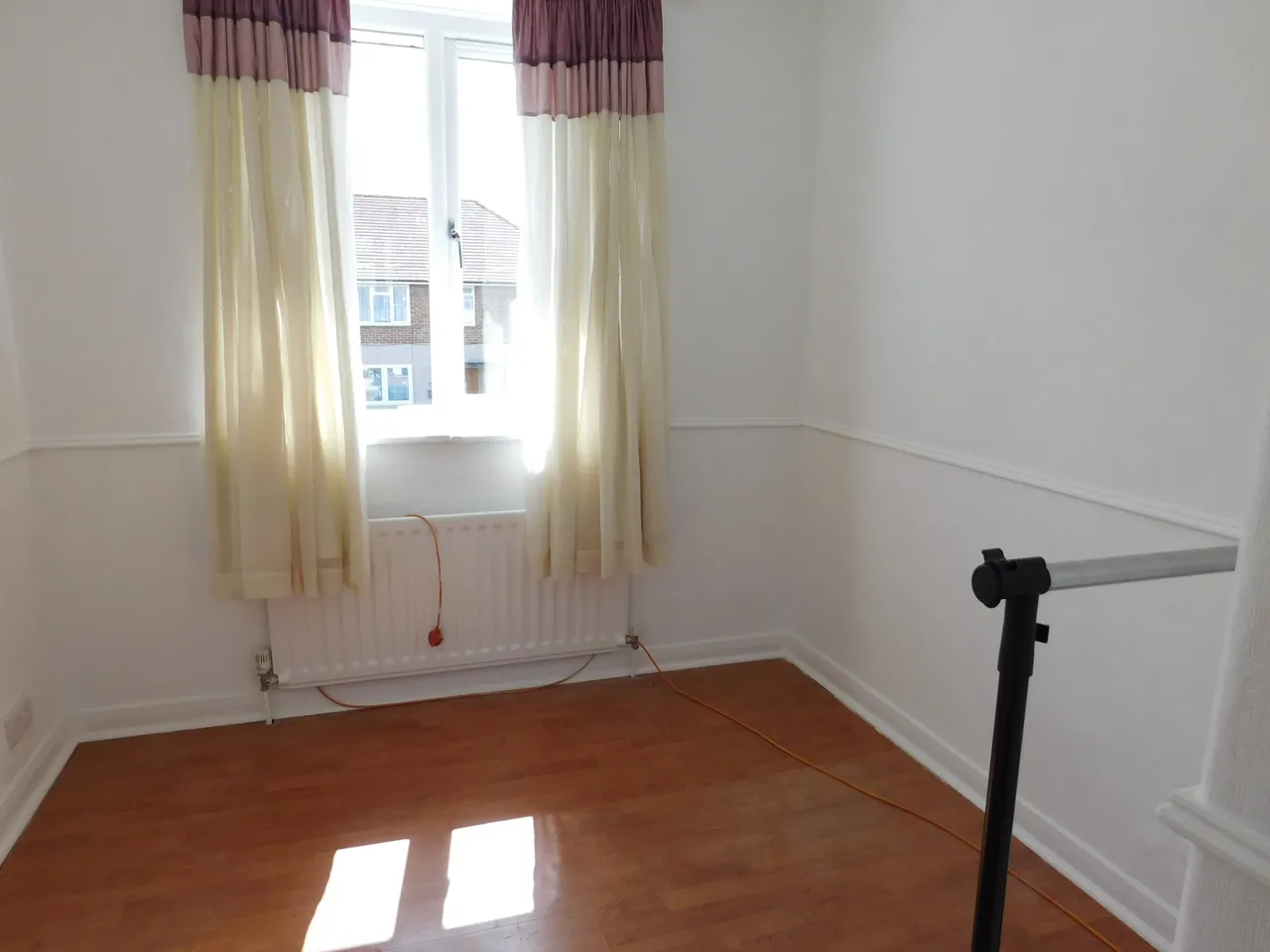 Bournemead Avenue, Northolt, Greater London, UB5 6PX, photo 6