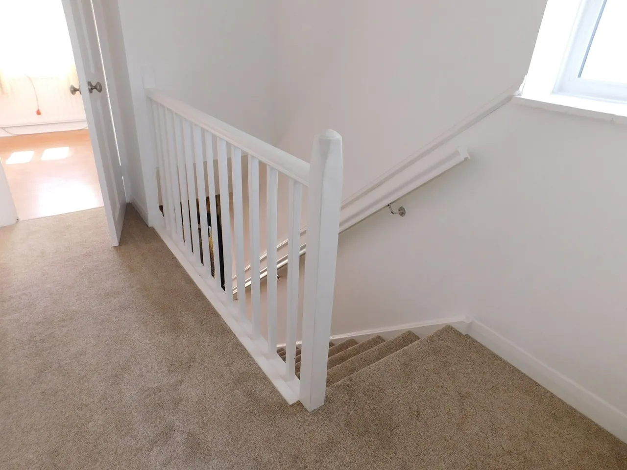 Bournemead Avenue, Northolt, Greater London, UB5 6PX, photo 5