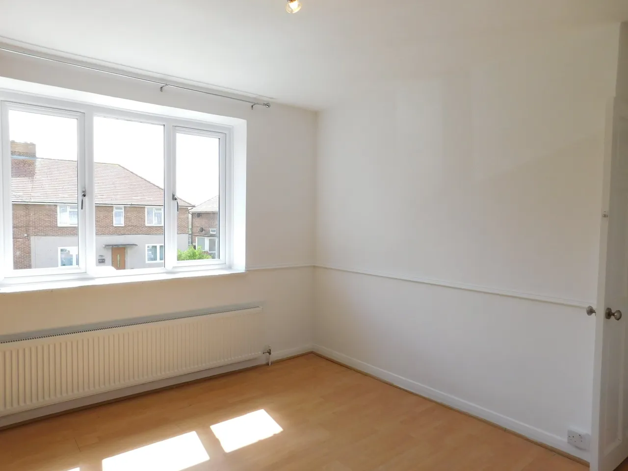 Bournemead Avenue, Northolt, Greater London, UB5 6PX, photo 7