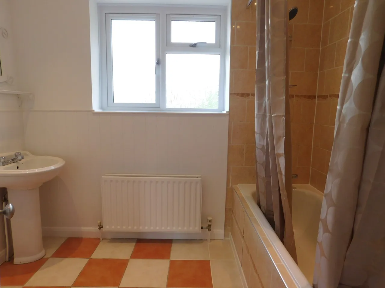 Bournemead Avenue, Northolt, Greater London, UB5 6PX, photo 10