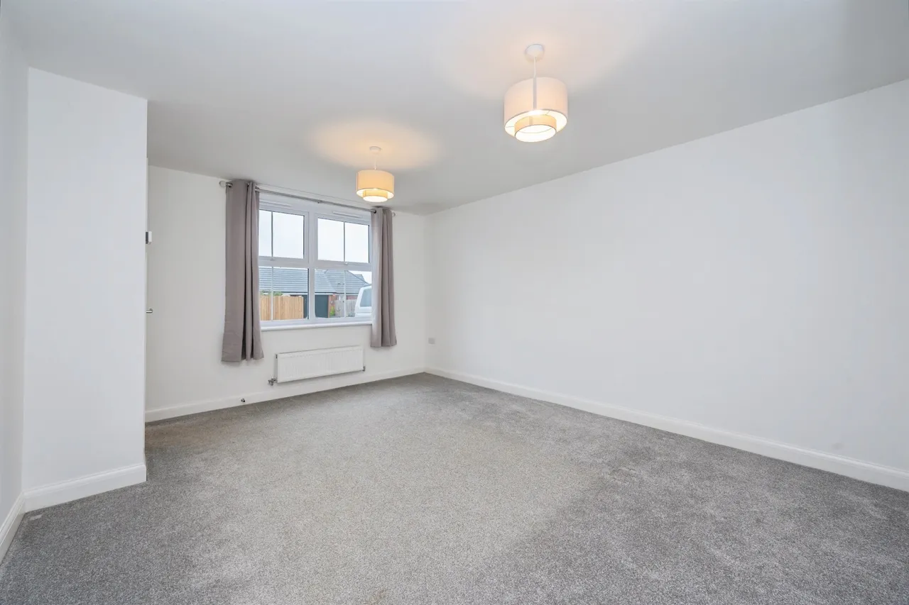 Sorrel Close, Uttoxeter, photo 6