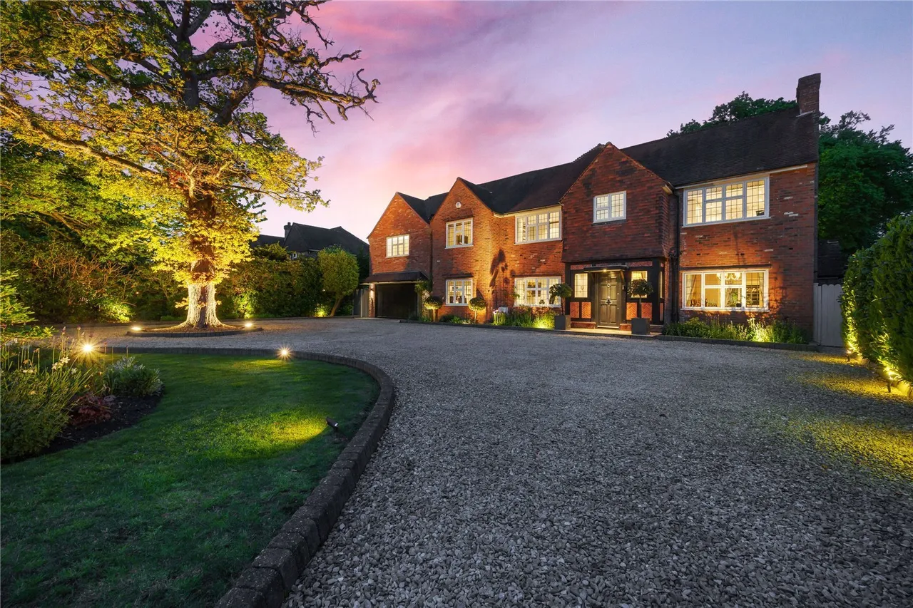 Dukes Wood Drive, Gerrards Cross, SL9, photo 2