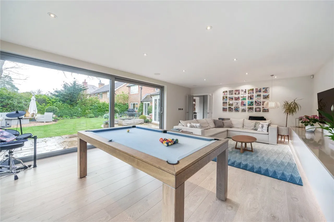 Dukes Wood Drive, Gerrards Cross, SL9, photo 8