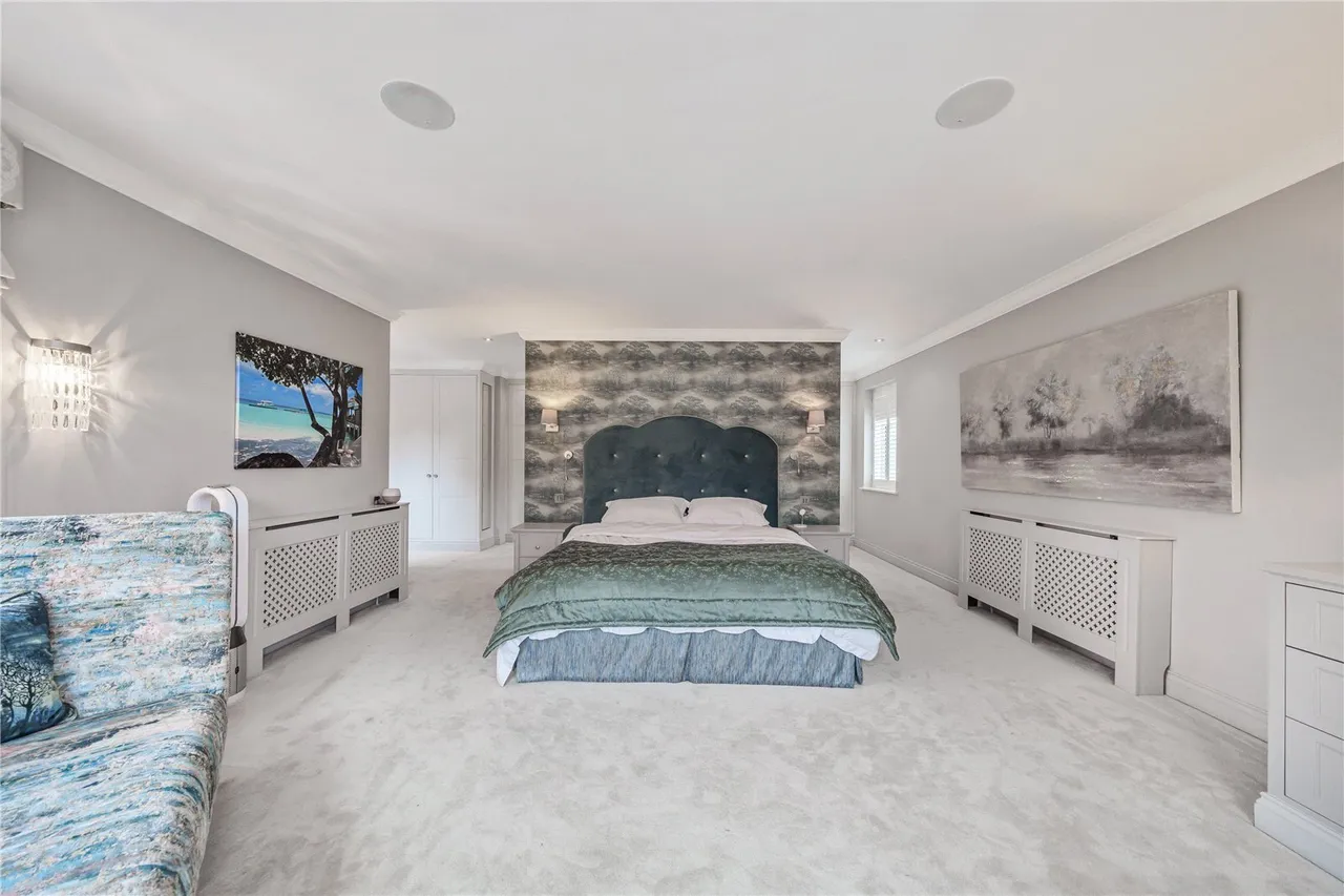 Dukes Wood Drive, Gerrards Cross, SL9, photo 10