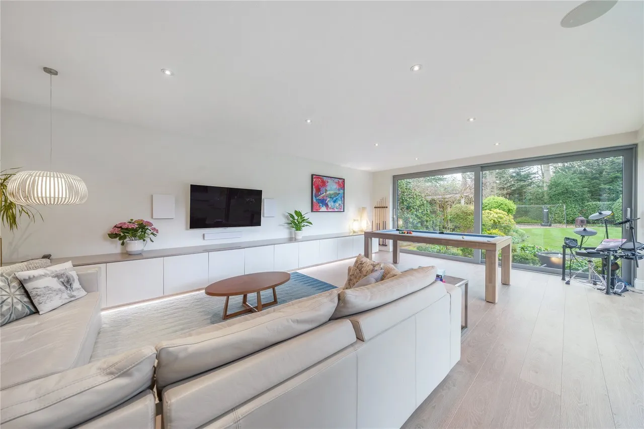 Dukes Wood Drive, Gerrards Cross, SL9, photo 5