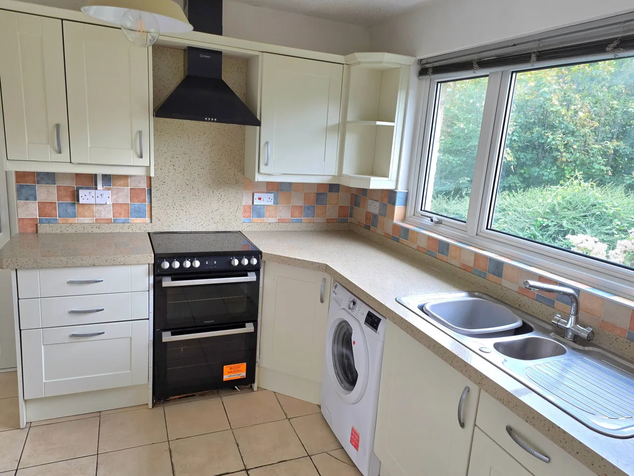 Castle Close, Ventnor, PO38, photo 3