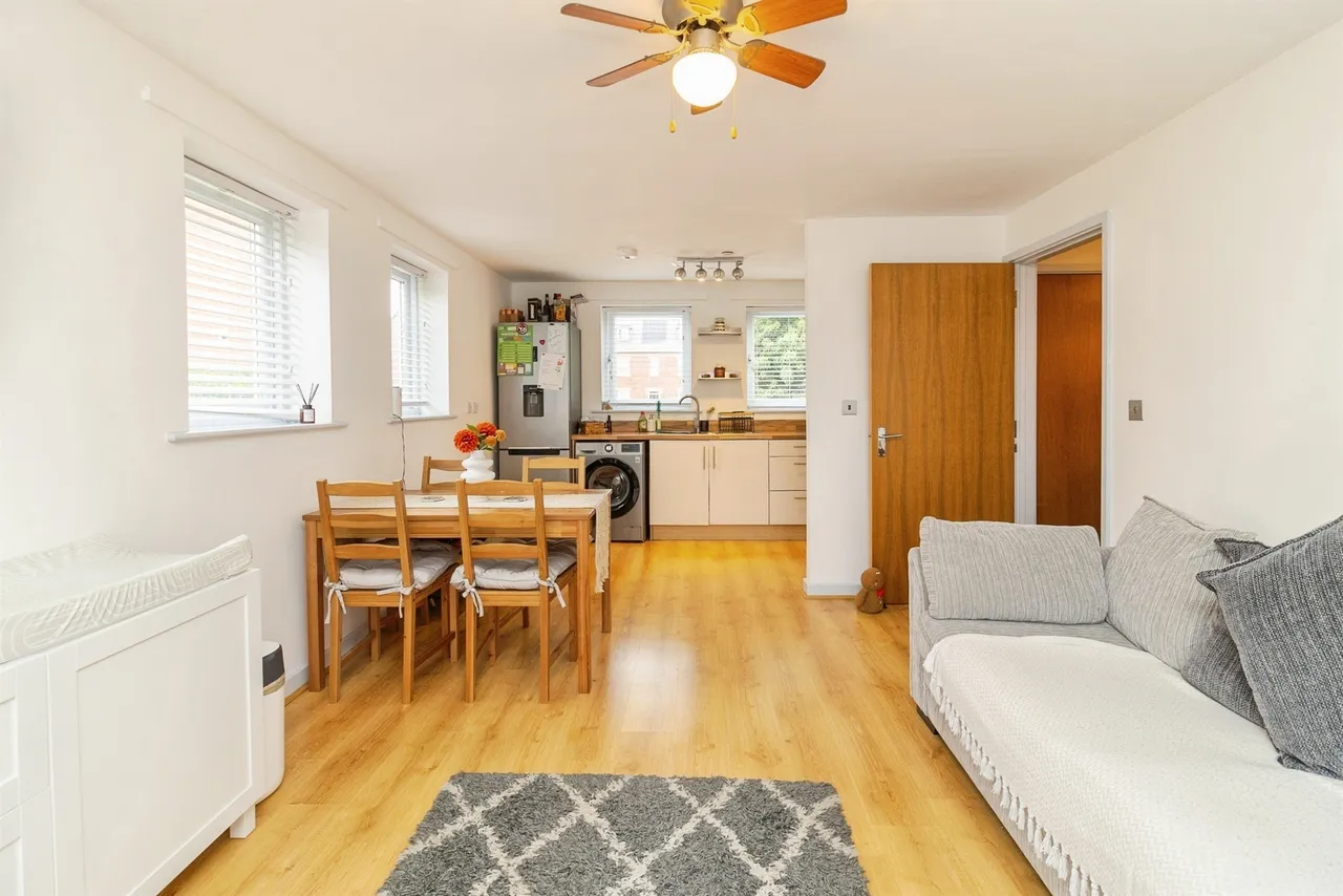Addenbrookes Road, Newport Pagnell, MK16, photo 3