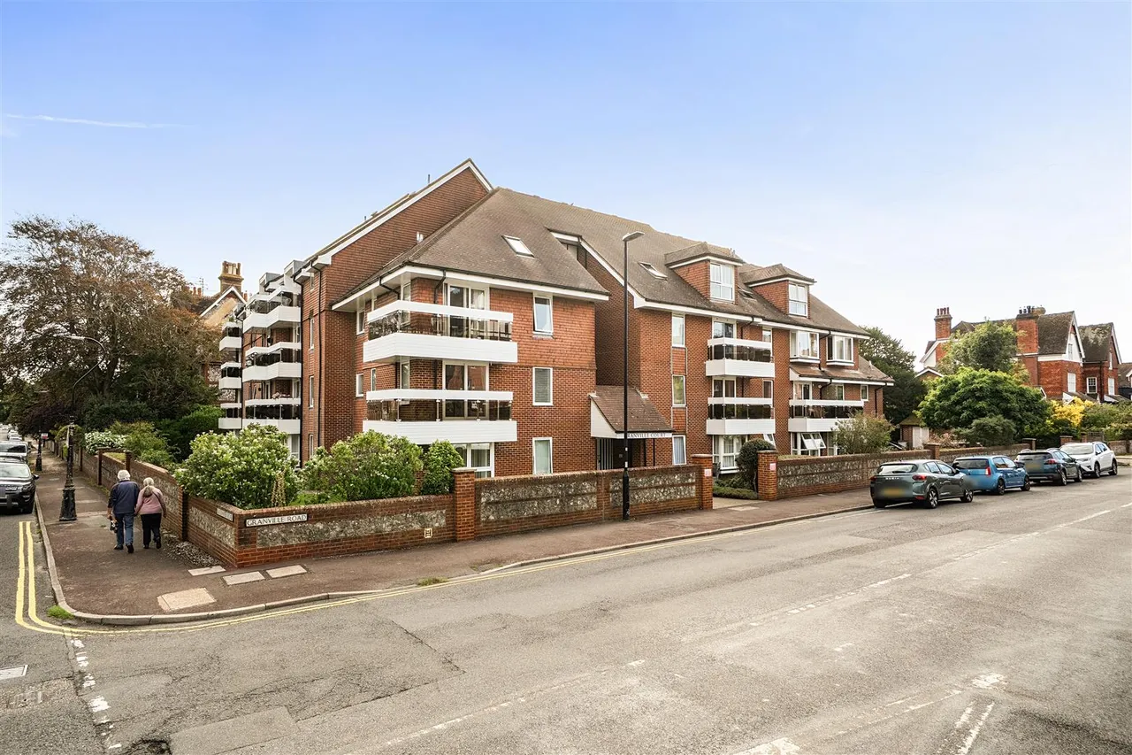 1 bed flat for sale, Granville Road, Eastbourne, BN20