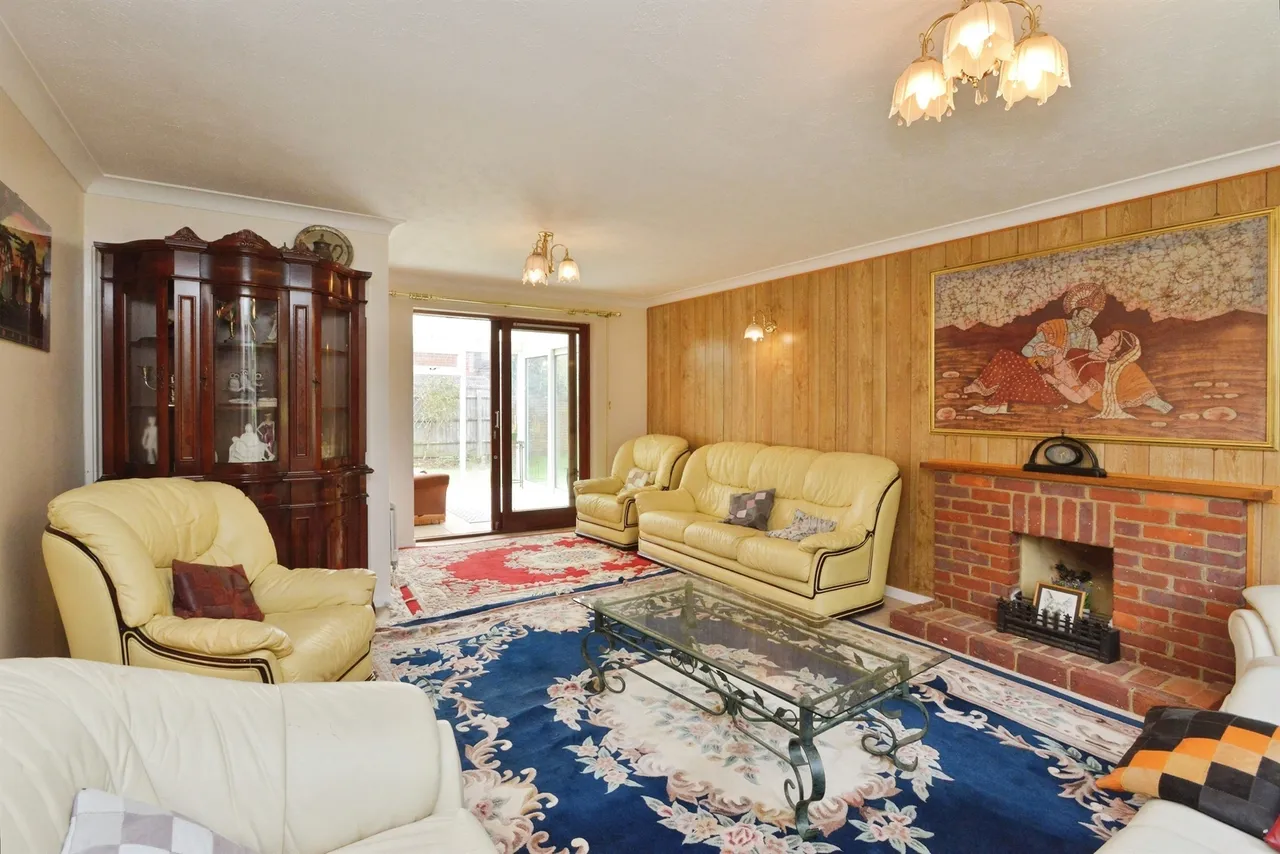 Brendon Court, Furzton, MK4, photo 3
