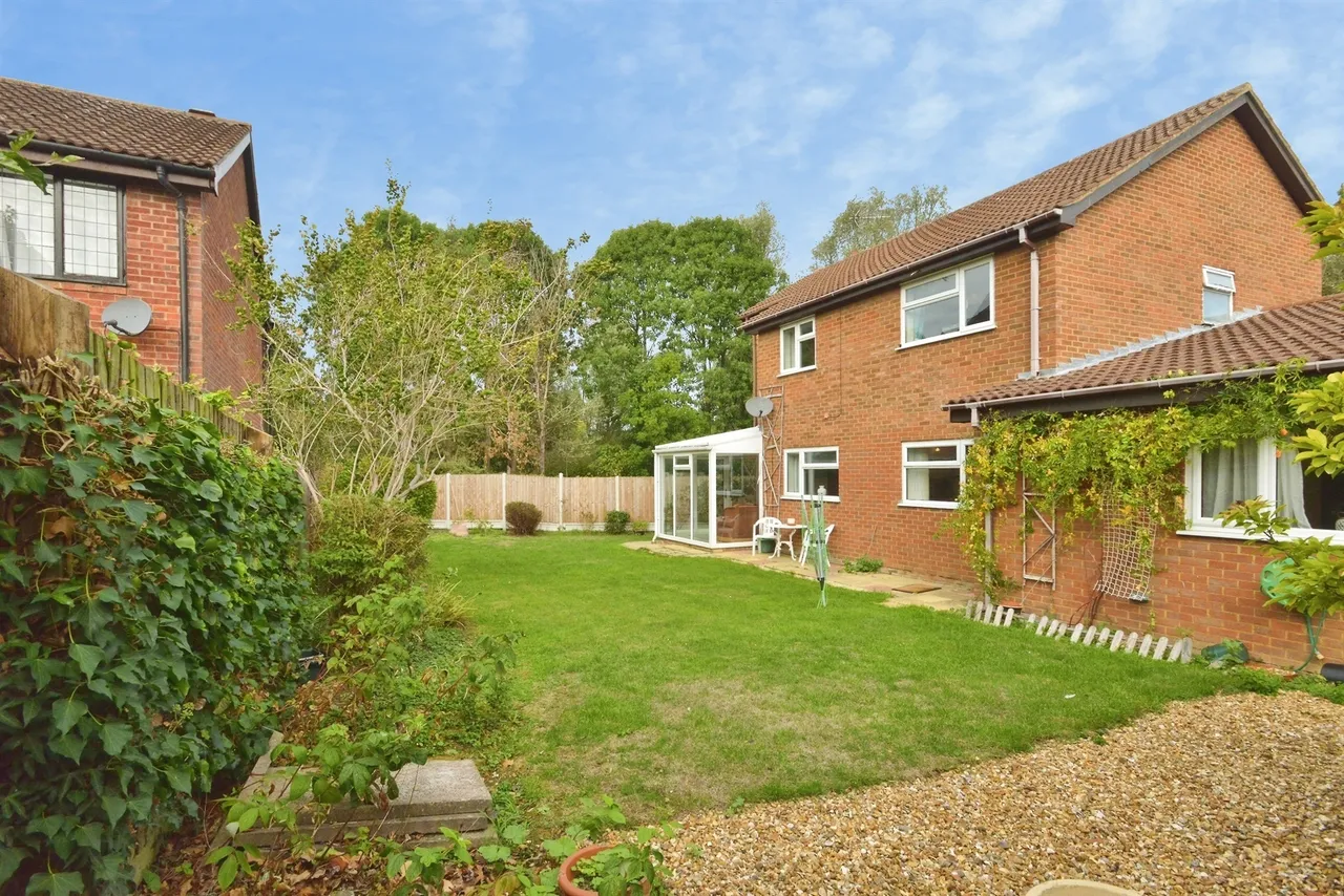 Brendon Court, Furzton, MK4, photo 2