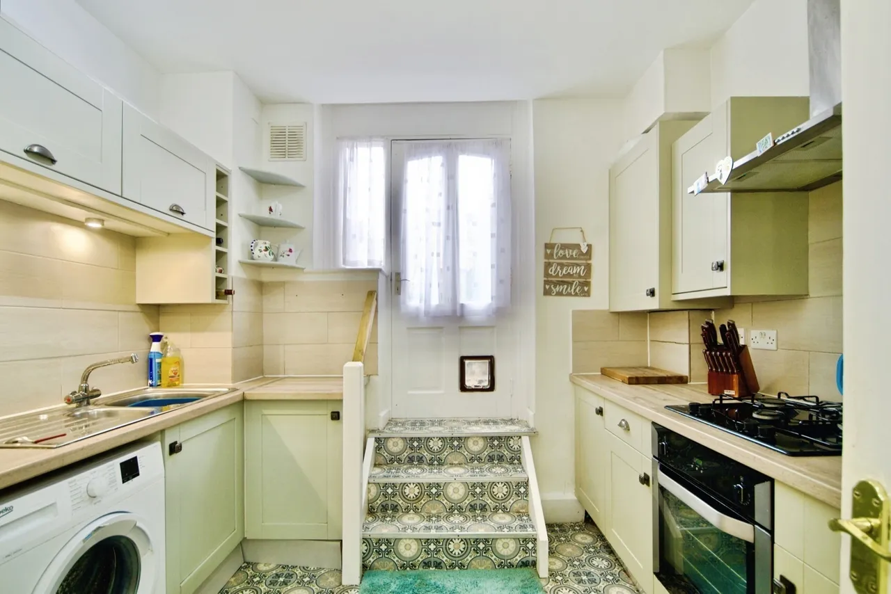 Station House Mews, London, N9, photo 10