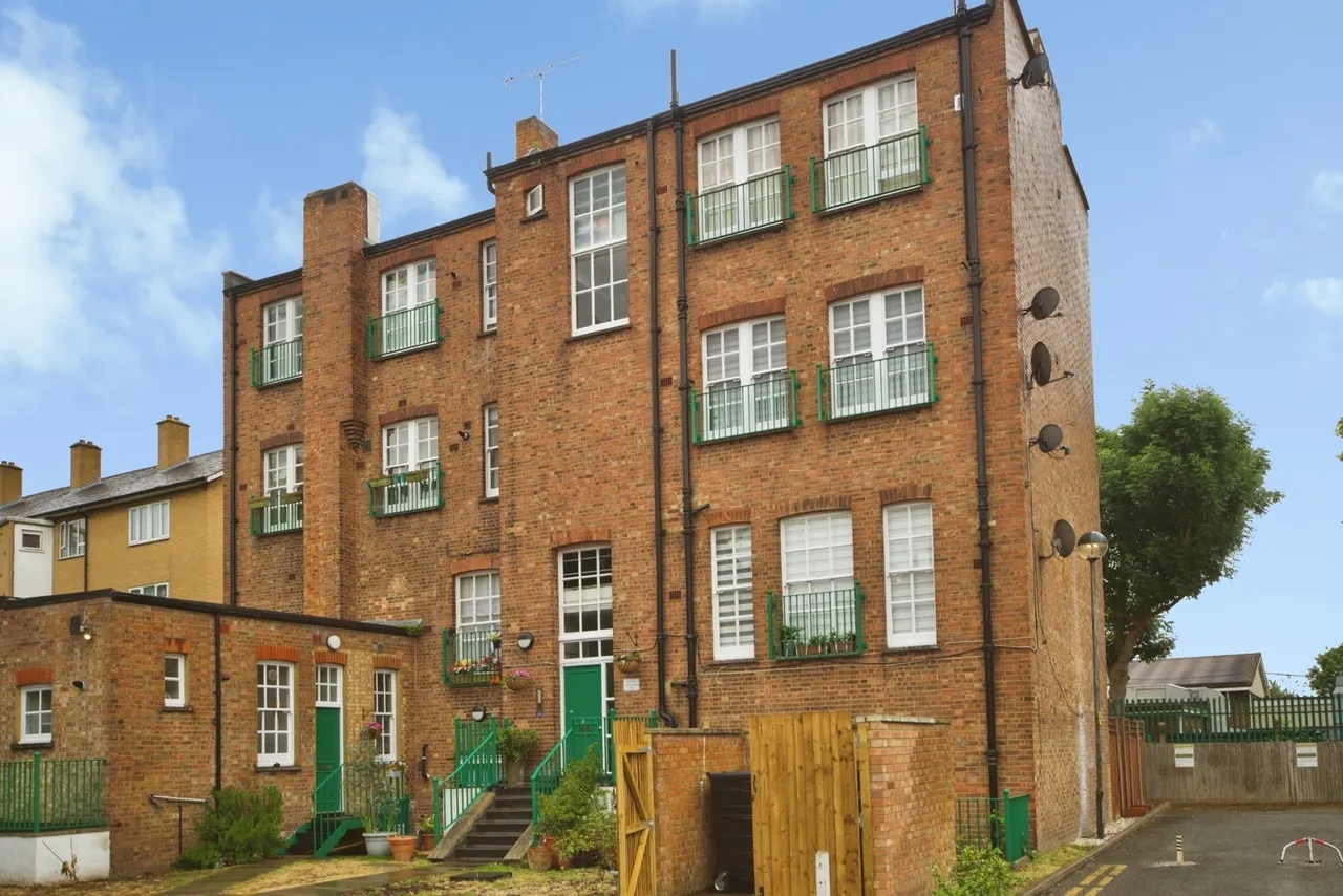 Station House Mews, London, N9, photo 25