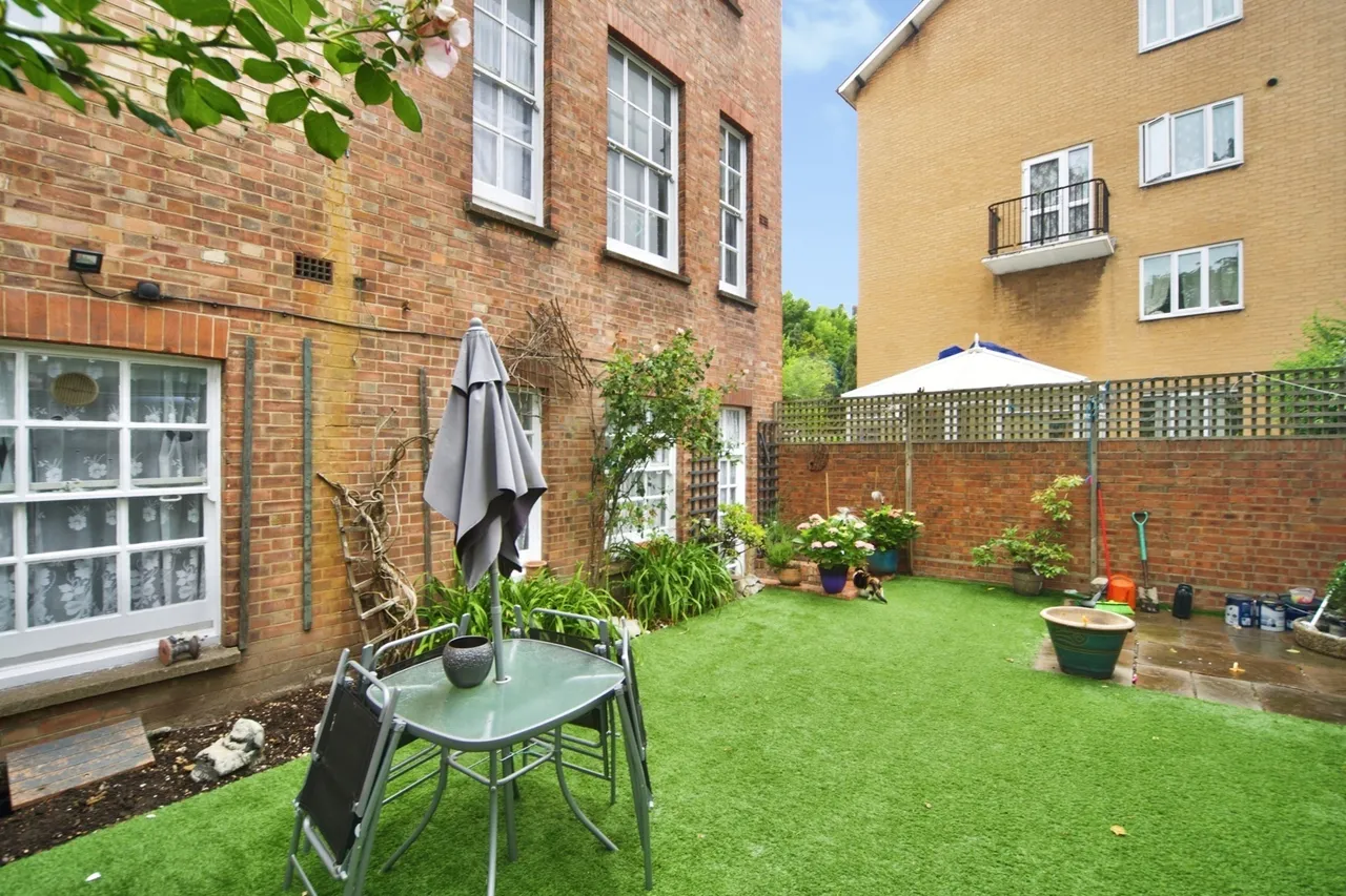 Station House Mews, London, N9, photo 19
