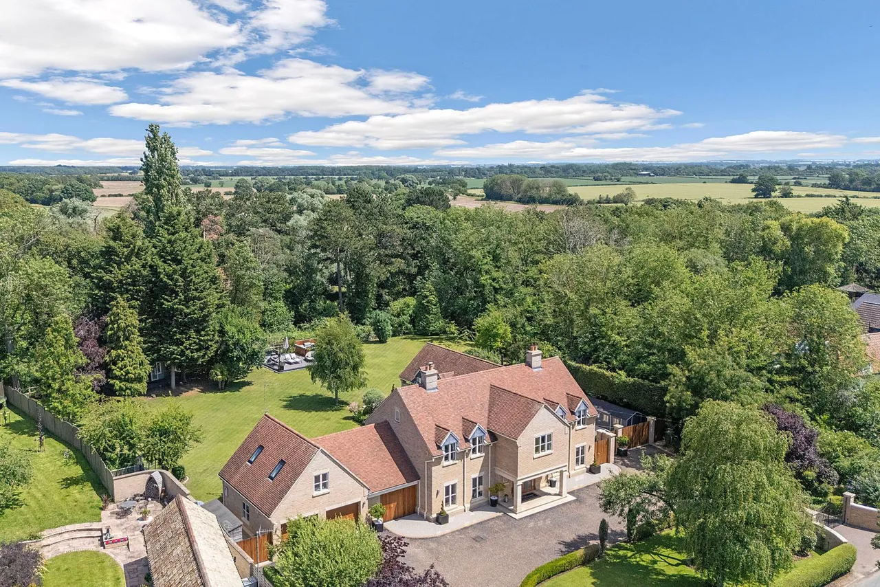 6 bed house for sale, Sawtry Road, Glatton, PE28