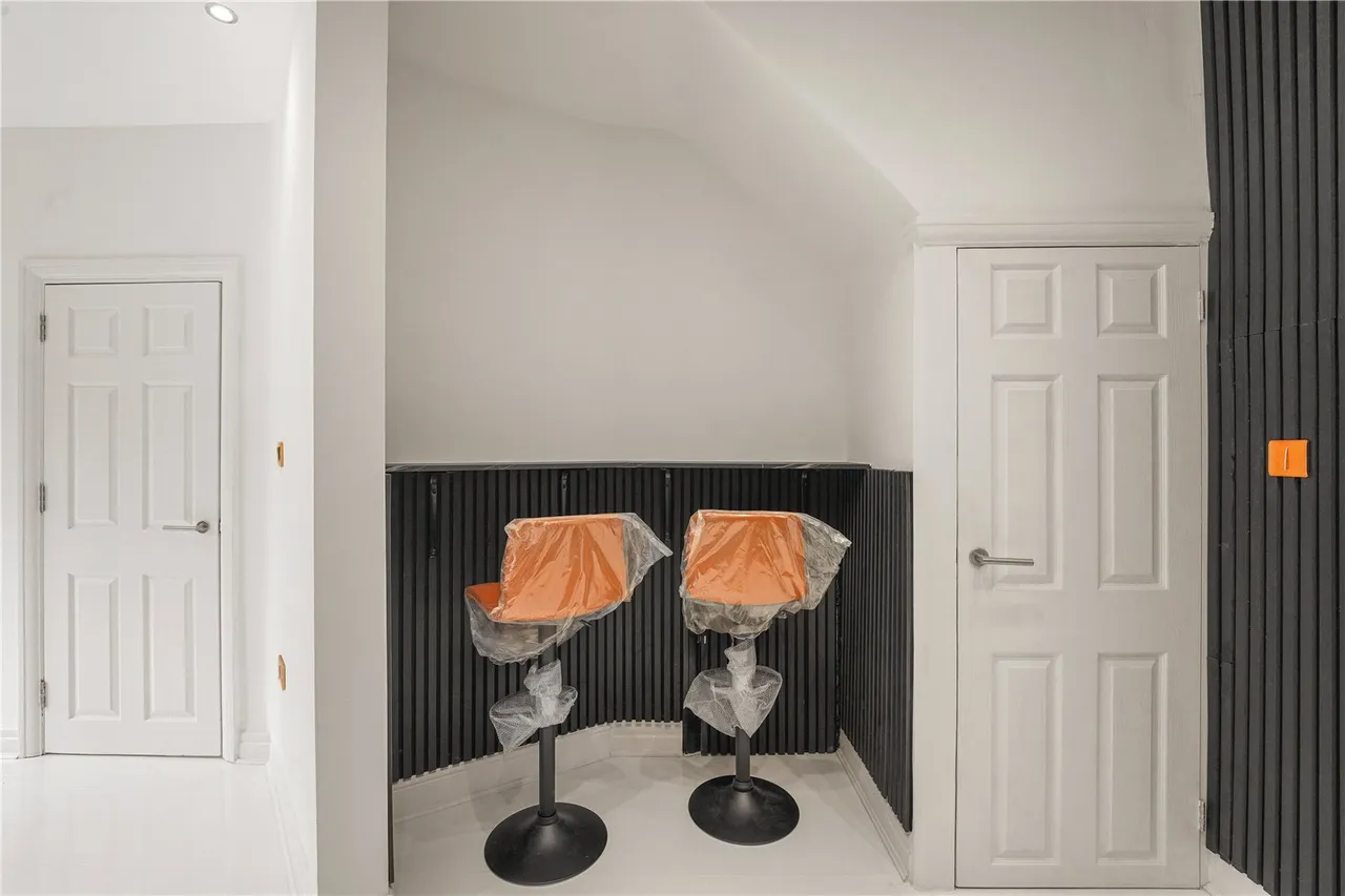 Milton Crescent, Ilford, IG2, photo 17