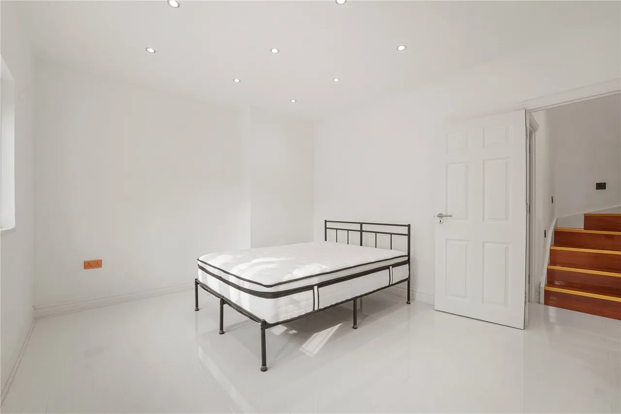 Milton Crescent, Ilford, IG2, photo 20