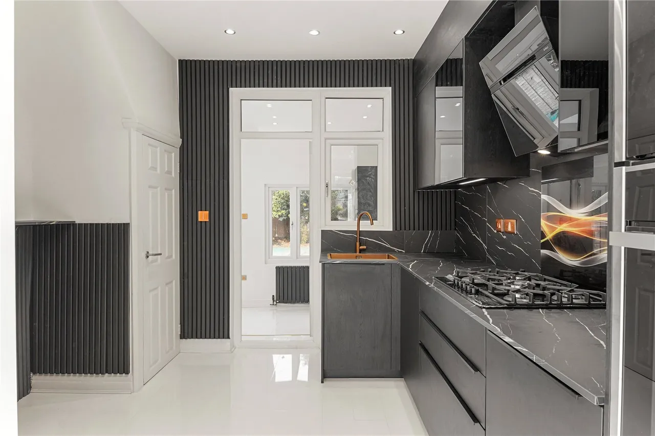 Milton Crescent, Ilford, IG2, photo 14