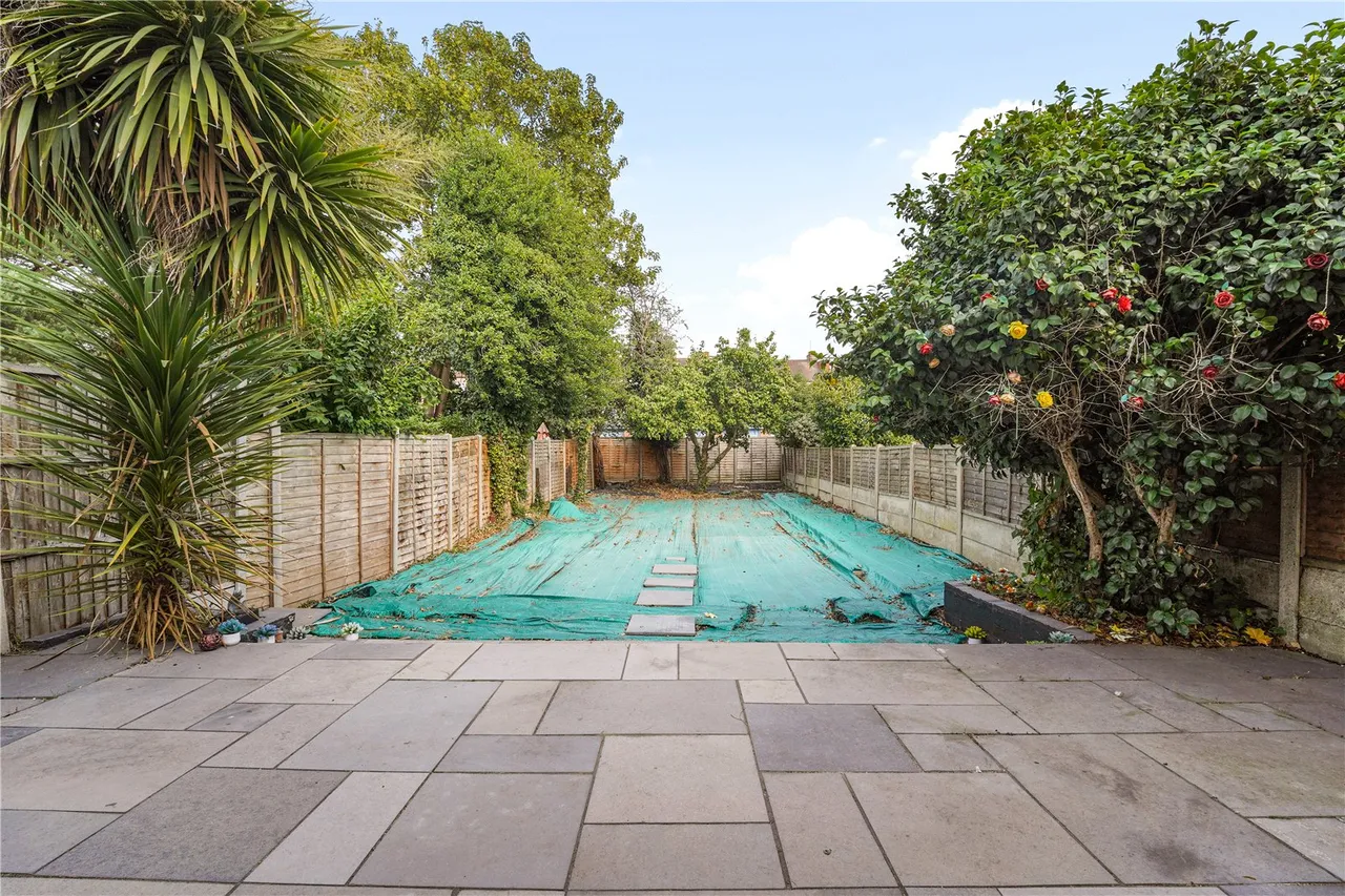 Milton Crescent, Ilford, IG2, photo 12