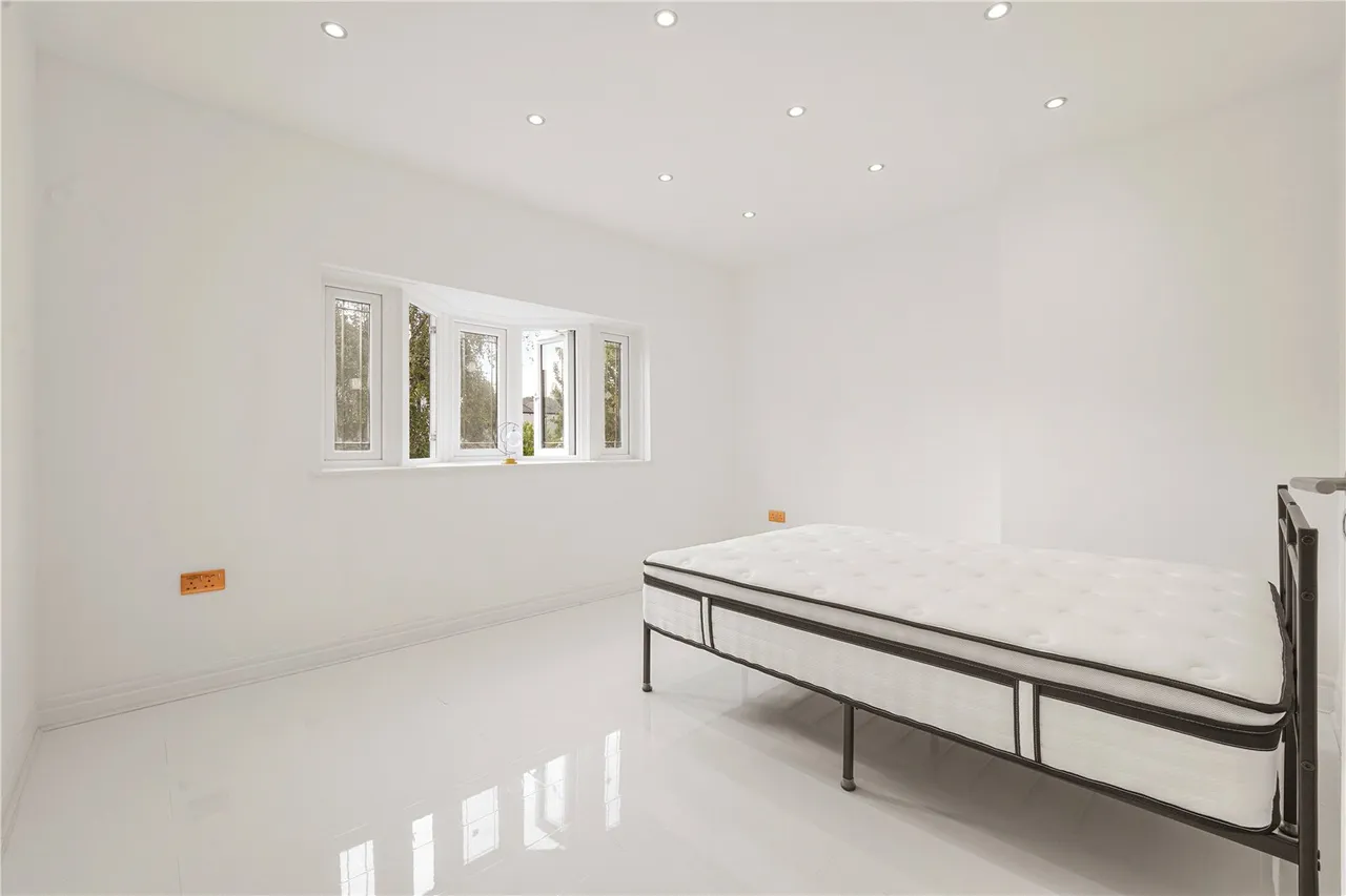 Milton Crescent, Ilford, IG2, photo 19