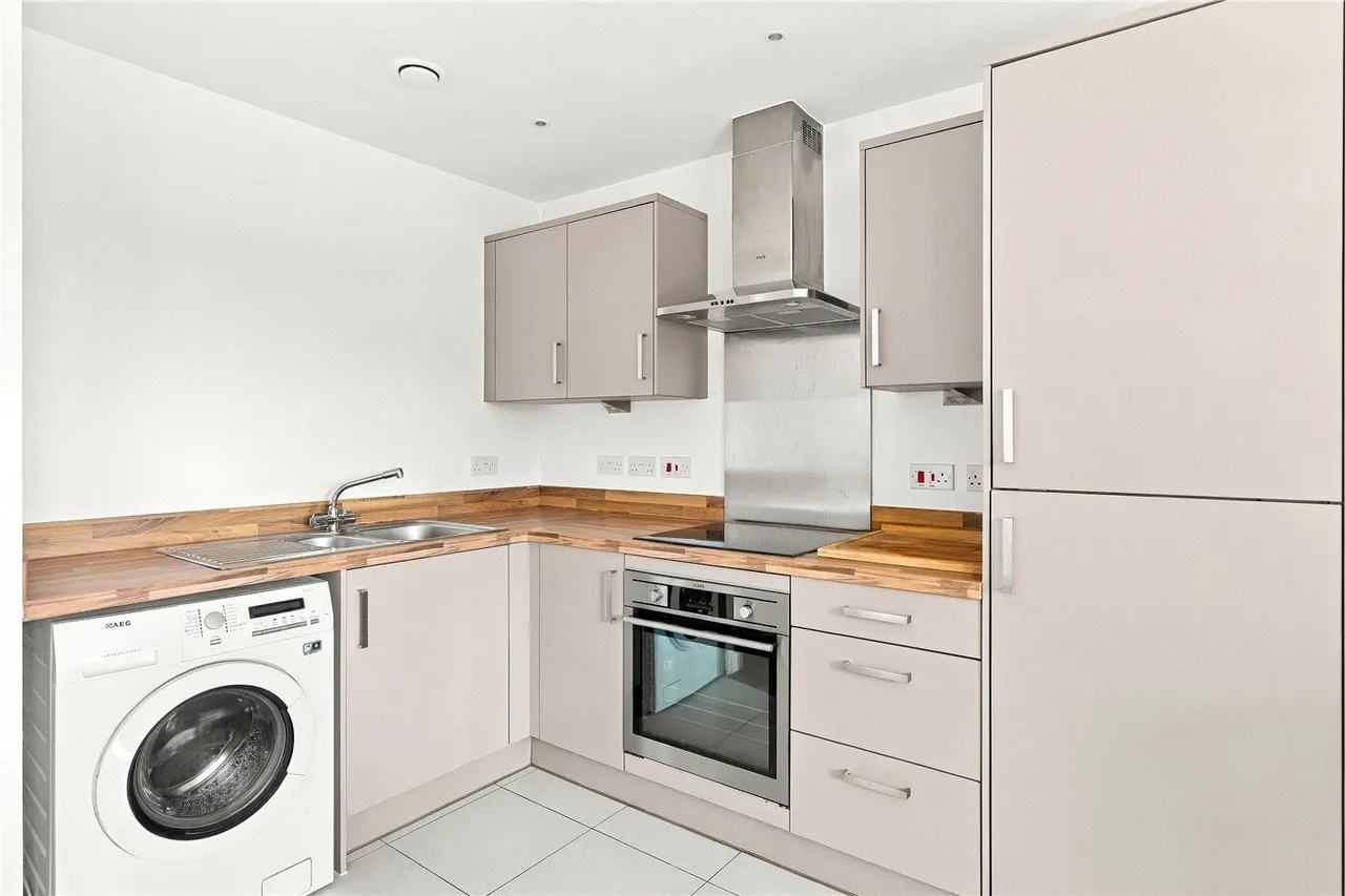 Kingston Road, London, SW20, photo 4