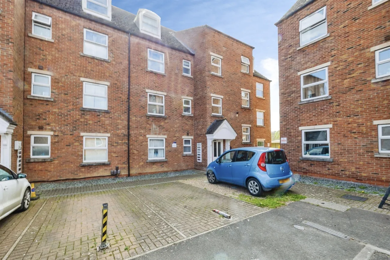 2 bed flat for sale, Willow Tree Close, Lincoln, LN5