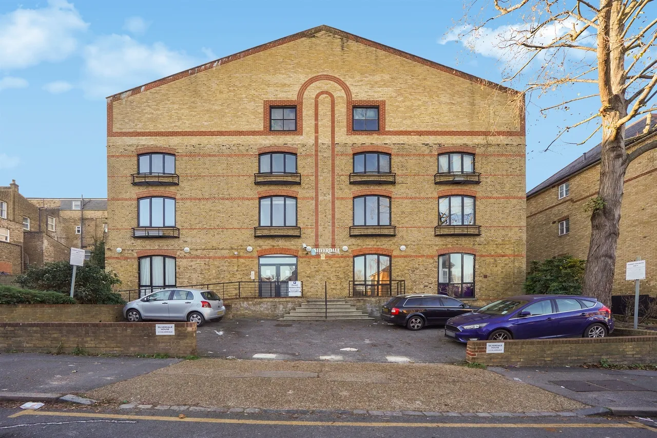 1 bed flat for sale — Silverdale, London