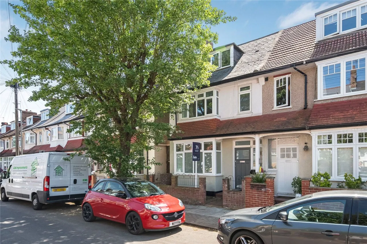 4 bed property for sale — Edencourt Road, Furzedown