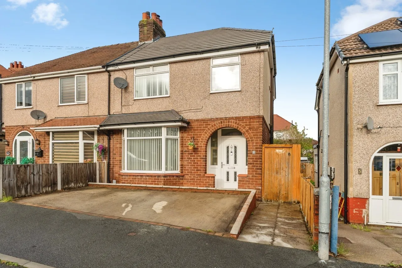 3 bed house for sale, Second Avenue, Flint, CH6