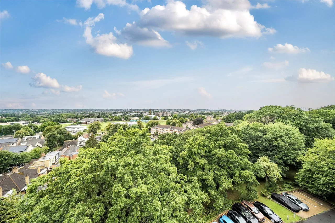 Porchester Mead, Beckenham, BR3, photo 11