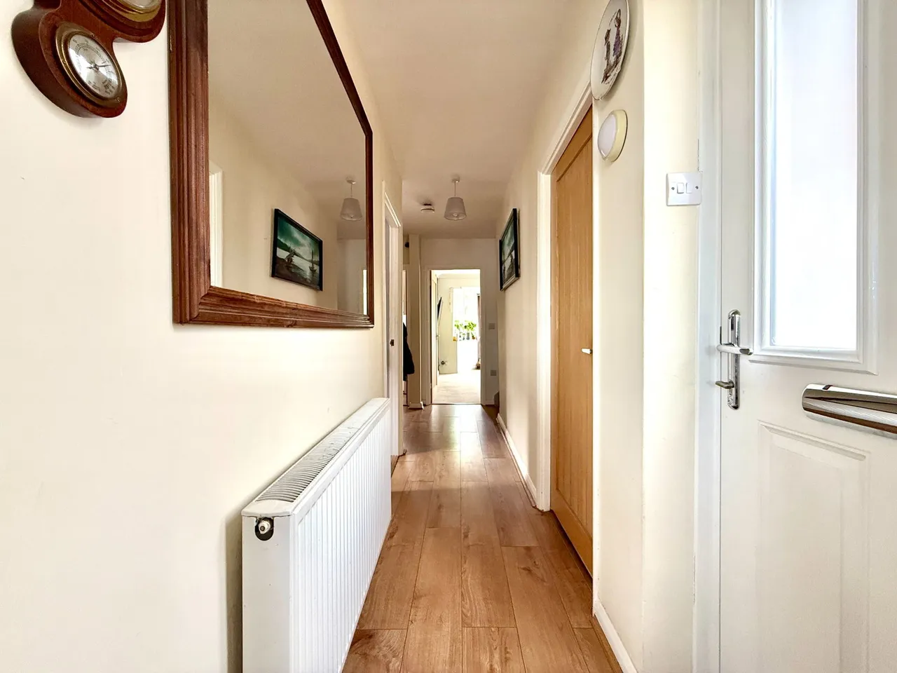 Linden Avenue, East Grinstead, RH19, photo 2