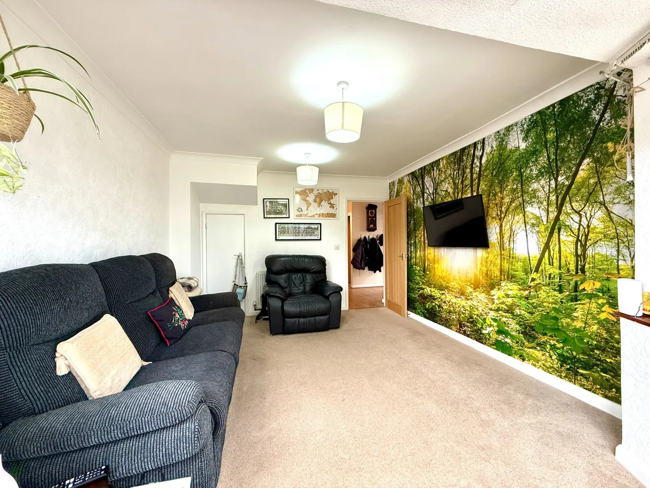 Linden Avenue, East Grinstead, RH19, photo 5