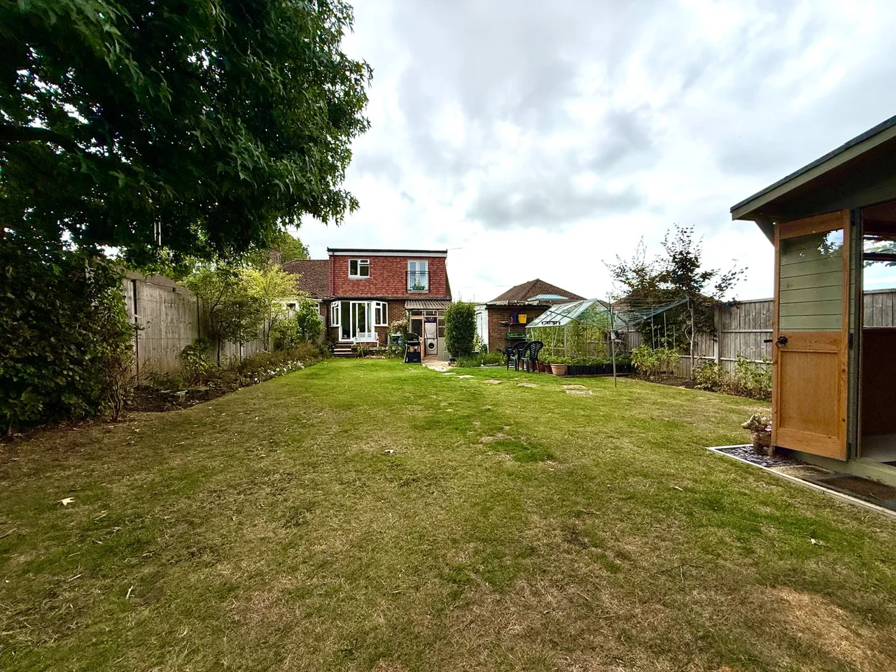 Linden Avenue, East Grinstead, RH19, photo 22