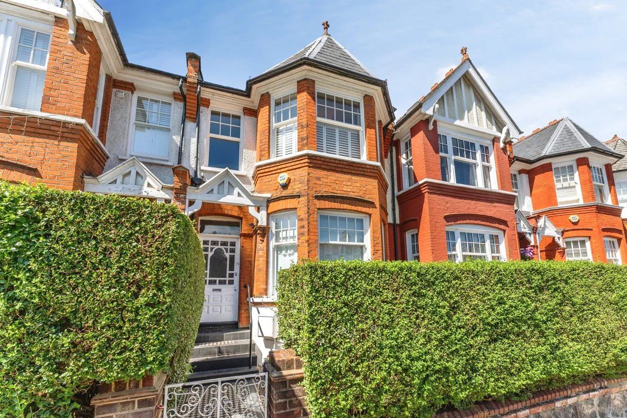 2 bed flat for sale, Windermere Road, London, N10