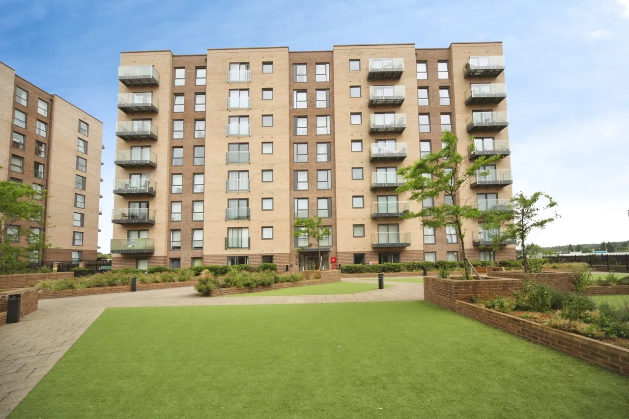 Stirling Drive, Luton, LU2, photo 8