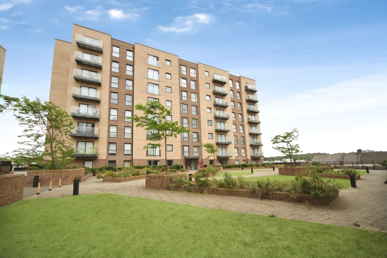 1 bed flat for sale, Stirling Drive, Luton, LU2