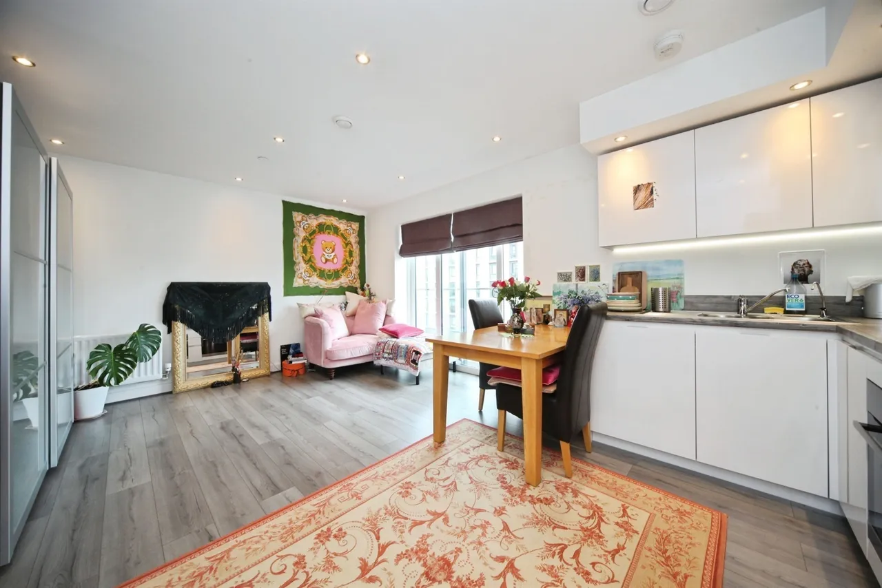 Stirling Drive, Luton, LU2, photo 5