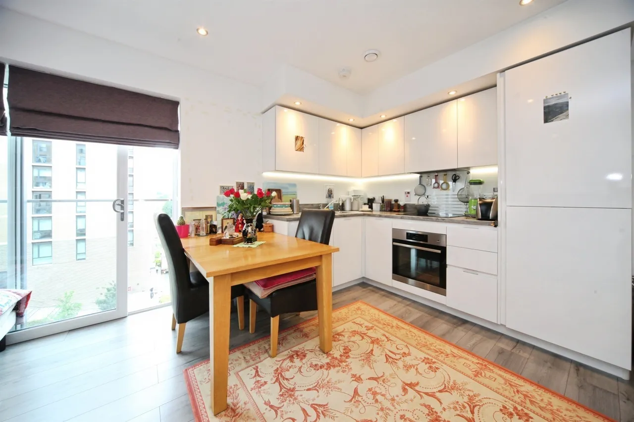 Stirling Drive, Luton, LU2, photo 2