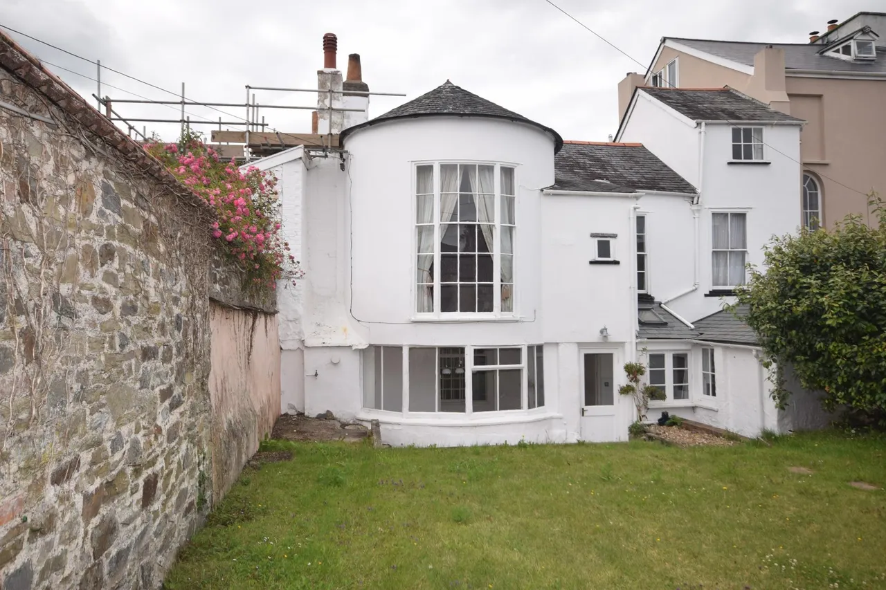 5 bed house to rent, South Street, Newport, EX32