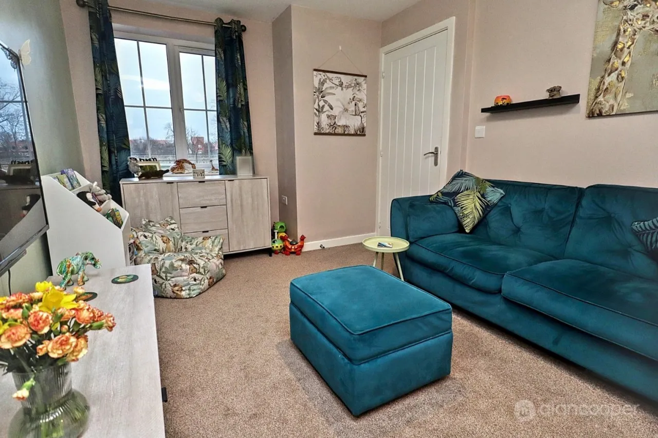 Julius Way, Nuneaton, CV11, photo 4