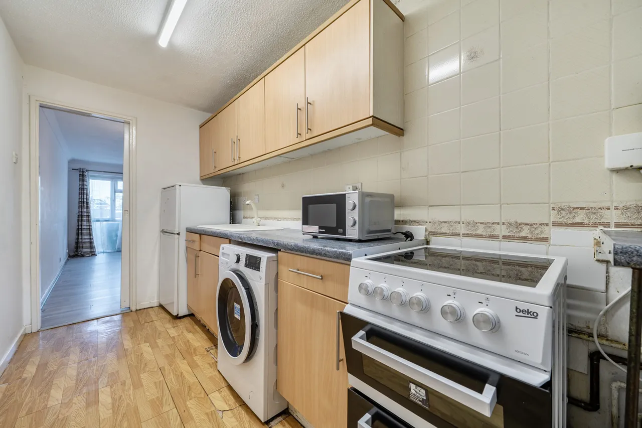 Beeton Close, Hatch End, HA5, photo 7