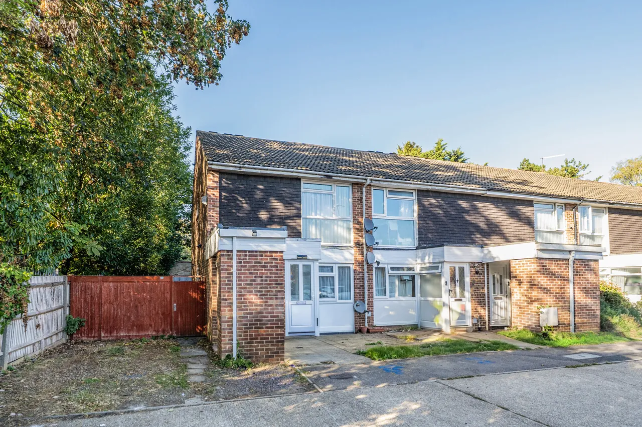 Beeton Close, Hatch End, HA5, photo 16